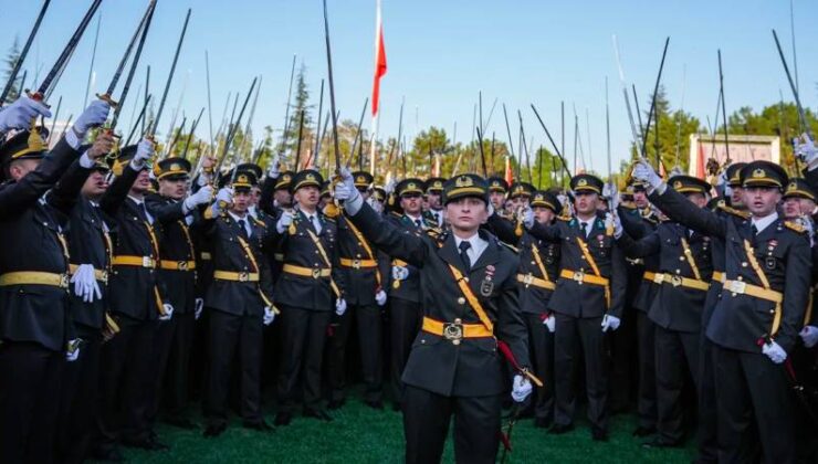 CHP: İki Teğmen Daha TSK’dan Ayırma Cezası Talebiyle Yüksek Disiplin Şurası’na Sevk Edildi