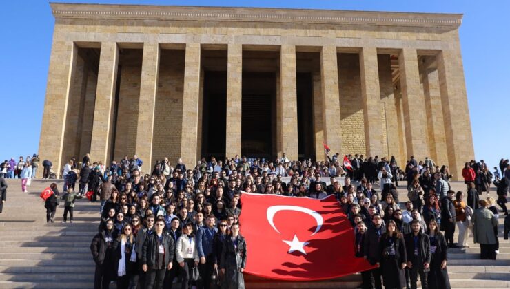 Cumhuriyet’in Yılmaz Bekçileri, Ata’nın Huzurunda; Bozbey’e Teşekkür…