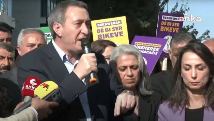 Dem Parti Heyeti Kayyım Atanan Halfeti Belediyesi Önünde: “Barış Diyorsanız Kayyımcı Siyasetten Vazgeçin, Öcalan’ın Tecridini Derhal Kaldırın”