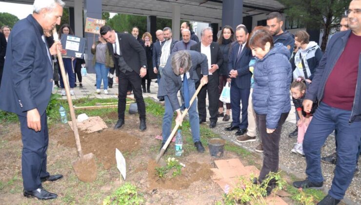 Doğayla İç İçe Bir Yerleşke; 50 Adet Fidan Dikildi