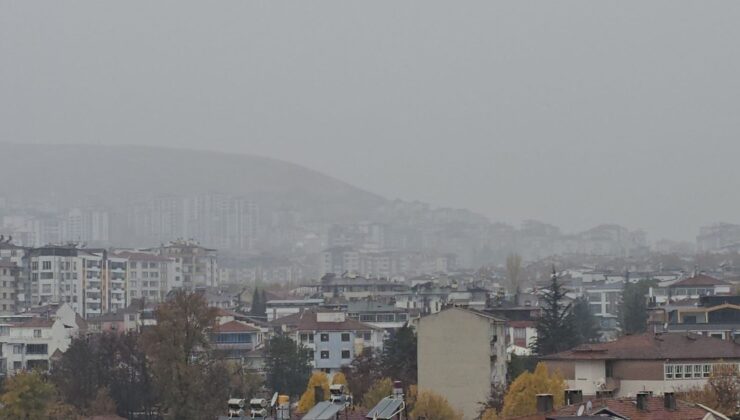 Elazığ’da Yüksek Bölümlerde Sis Etkili Oldu