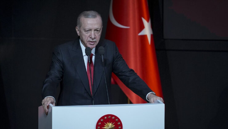 Erdoğan: Sosyal Medya Atatürkçüleri Türkiye’ye Zarar Veriyor