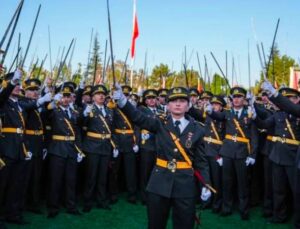 Fikret Bila: TSK Mensubu Olup Başka Kimin Askerleri Olacaklar Ki?