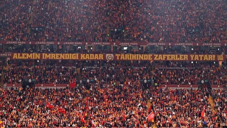 Galatasaray’da 500 Bin Kişi Aranıyor!