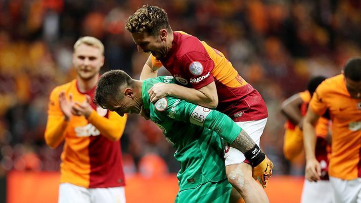 Galatasaray’da Muslera ve Mertens Kararı!