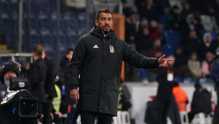 Giovanni Van Bronckhorst, Değişikler İçin Son Yarım Saati Tercih Ediyor