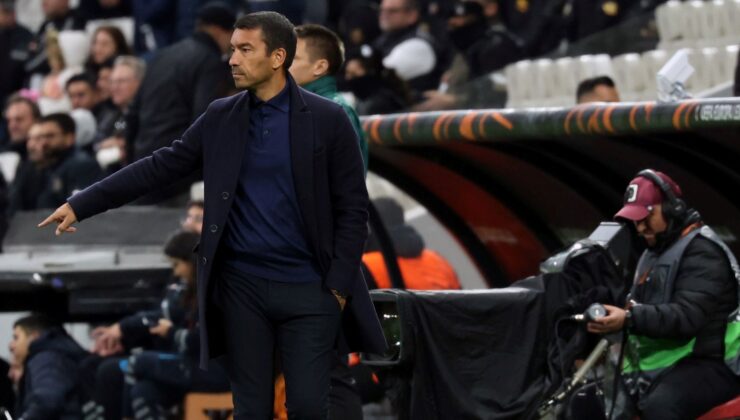 Giovanni Van Bronckhorst’tan Üç Değişiklik