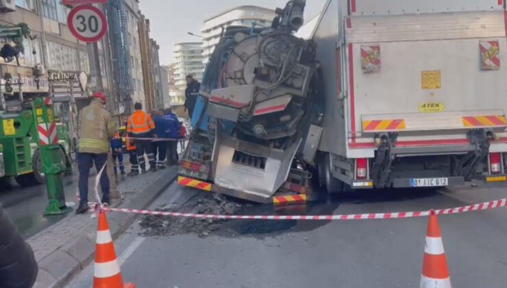 Güngören’de Yol Çöktü