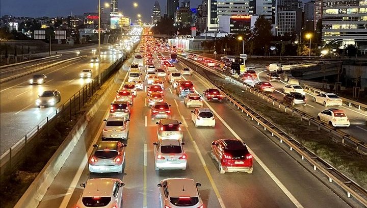 İstanbul’da Trafik Yoğunluğu Yüzde 90’a Çıktı