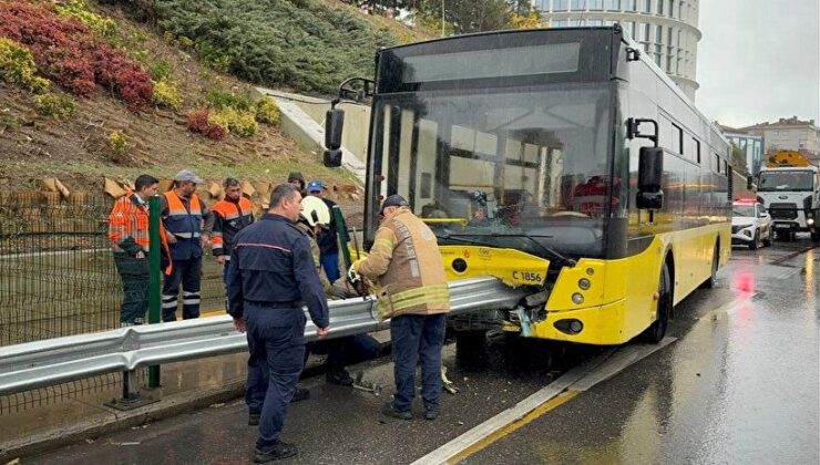 Kadıköy’de İETT Otobüsü Bariyere Saplandı