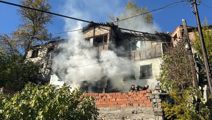 Karabük’te Çöp Dolu Evde Yangın Çıktı