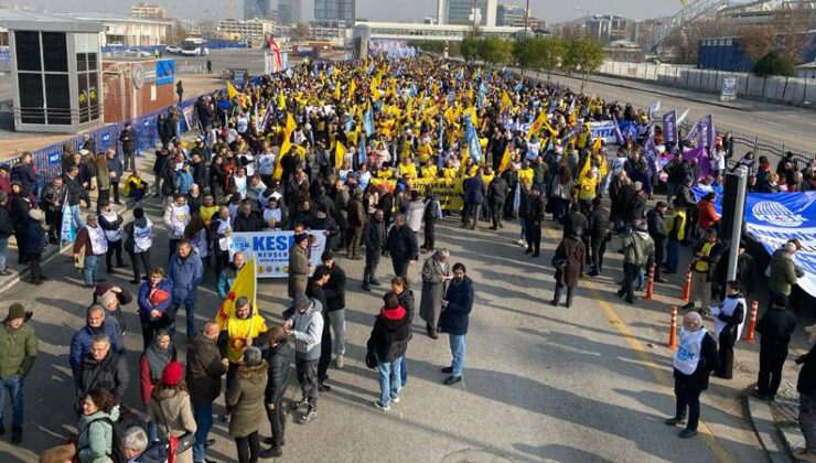 KESK’in “Geçinemiyoruz” Mitinginde Yürüyüş Başladı: “Savaşa ve Sermayeye Değil, İşçiye ve Eğitime Bütçe”