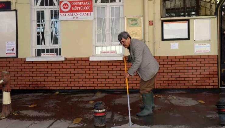 Mahpustan Çıktı, Mescide Hizmet Etmeye Başladı