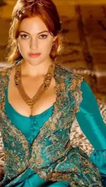 meryem uzerli 11 yil sonra metres roluyle ekranlara donuyor 0