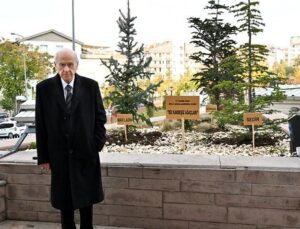 MHP Genel Merkezi Önüne ‘Biz Kardeşiz’ Ağaçları Dikildi