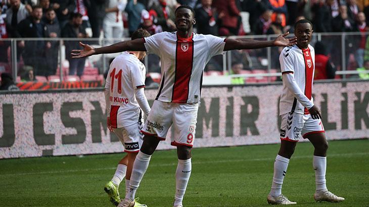 Mouandilmadji Gösteri Yaptı! Samsunspor 3 Puanı 4 Golle Aldı