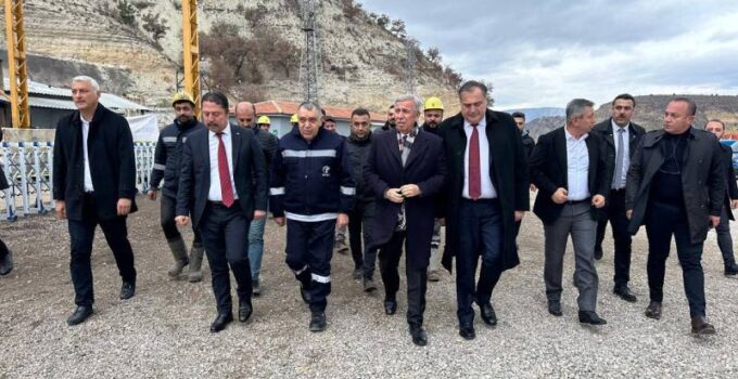 Nallıhan’da Eylemde Olan Maden Emekçilerine Destek Olan Mansur Yavaş, Bakan Bayraktar ile Görüşmesini Anlattı: Önümüzdeki Hafa Temsilcilerinizle Görüşeceğini Söyledi