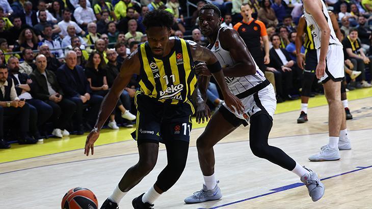 Nigel Hayes Davis: Daima Arkadan Kovalayan Bir Partizan Vardı!