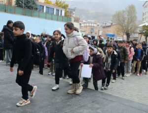 Okullarda Yeniden Ders Zili Çaldı