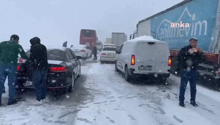 Şiddetli Kar Yağışı Nedeniyle Ankara-İstanbul Yolu Üzerinde Trafik Kazaları Yaşandı, Trafik Durdu!