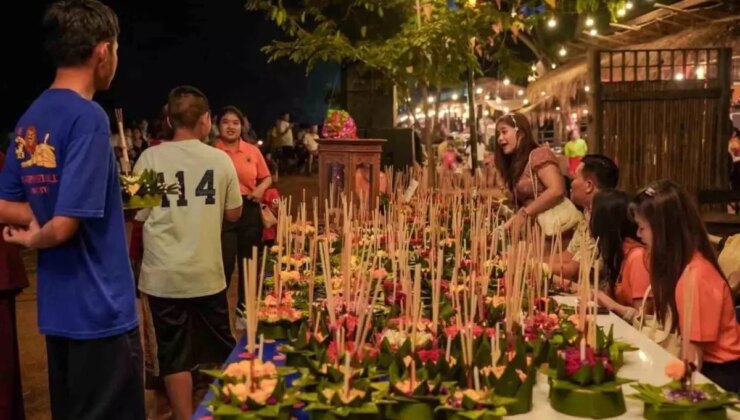 Tayland’da Loy Krathong Şenliği Renkli İmgelere Sahne Oldu