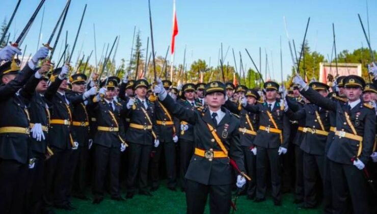 Teğmenlerin İhracının Görüşüleceği Toplantı 3 Hafta Sonraya Kaldı