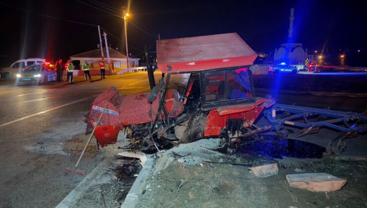 Tokat’ta Otomobil Traktöre Çarptı: 5 Yaralı