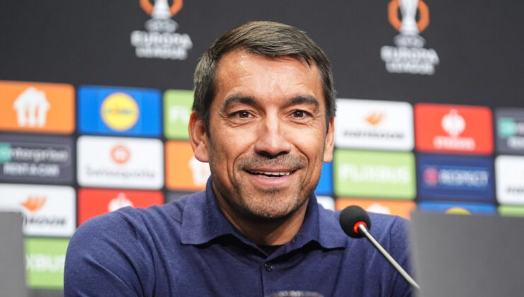 Van Bronckhorst: Semih İyi İşlere İmza Atıyor ve Gelişiyor