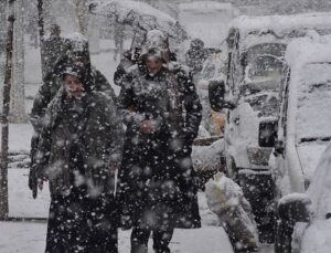 Yoğun Kar Yağışı Uyarısı: Meteoroloji İl İl, Saat Vererek Açıkladı