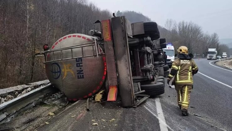 Bursa’da Asit Taşıyan Tanker Devrildi: Sürücü Hayatını Kaybetti