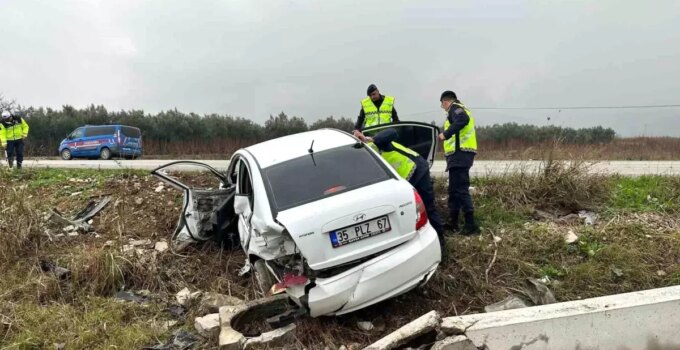 Bursa’da Yağışlı Hava Kontrolden Çıkan Arabası Tarlaya Uçurdu