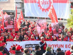 DİSK’ten, Tutuklamalara Tepki: Demokrasi Uğraşının En Önünde Yürüyen İnsanlara Pusu Kuruluyor