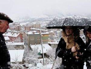 Hava Durumu Uyarısı! Meteoroloji Tek Tek Saydı: Kar, Sağanak, Fırtına… 7 ile Dikkat