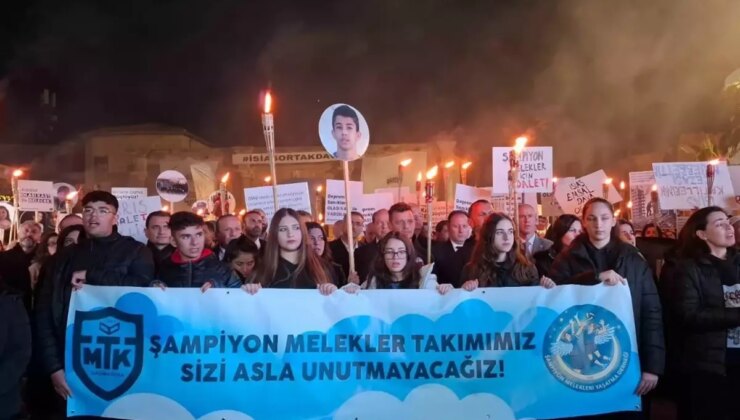 KKTC’de İsias Otel Davası İçin Protesto Düzenlendi: Şampiyon Melekler İçin Adalet