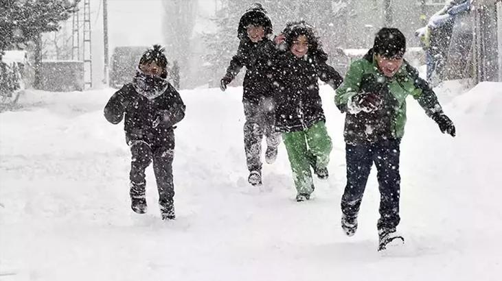 Meteoroloji Uyarmıştı! Yoğun Kar Nedeniyle Ardahan’da Okullar Tatil Edildi