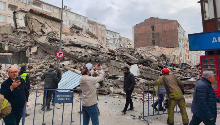 Son Dakika! İstanbul Güngören’de Bina Çöktü