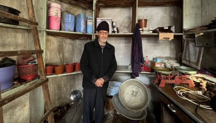 82 Yaşında15 Metrekarede 65 Yılını Geçirdi: “Meslek Unutuldu, Çırak Bile Yetişmiyor”