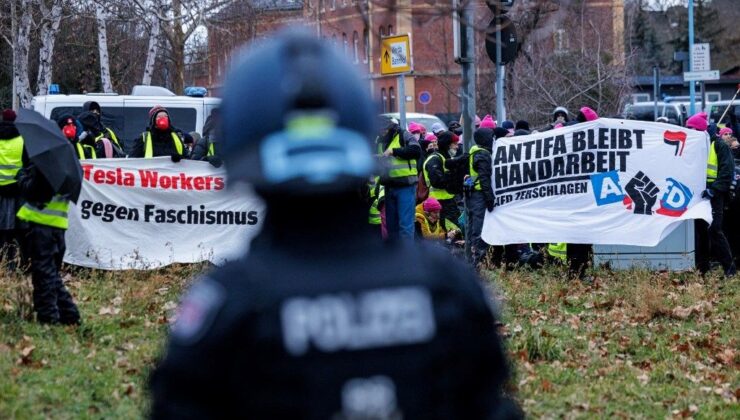 Almanya’da Neo-Nazi Kongresine Giden Yolları Kestiler: 200 Otobüsle Baskın