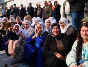 Barış Anneleri’nden Mersin’de ‘Kayyım’ Nöbeti: “Akdeniz Bizimdir”