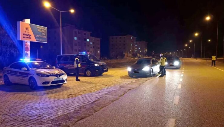 Burdur’da Yılbaşı Trafik Kontrolleri: 175 Araç Ceza Aldı