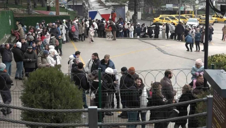 Bursa’da Teleferik Kuyruğu