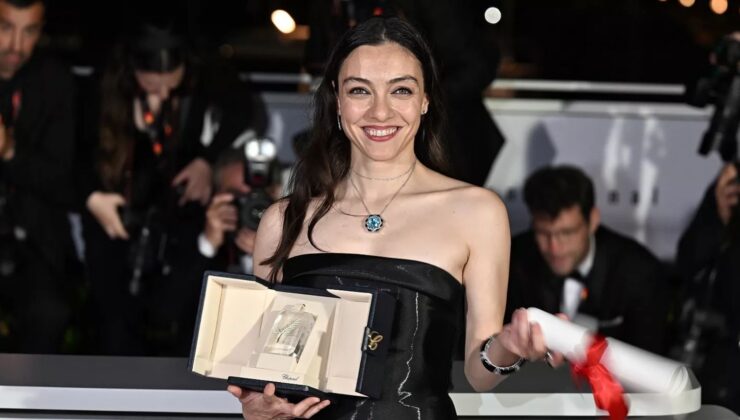 Cannes Kazanan Merve Dizdar Fransa’da Şövalye İlan Ediliyor!