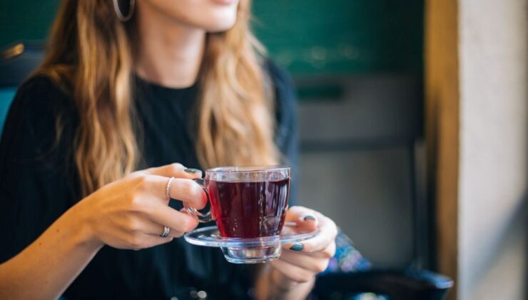 Çay İçmek Ömrü Uzatır Mı? Bilim İnsanlarından Cevap Gecikmedi