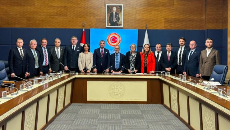 CHP’li Heyet, Prof. Dr. Görür’den Görüş Aldı: “Tunceli Depremi Kapıda”