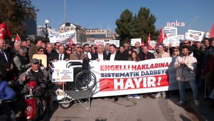 Engellilerden Bakanlık Önünde ÖTV Protestosu: Yola Çıkma Özgürlüğümüzü Elimizden Aldınız!