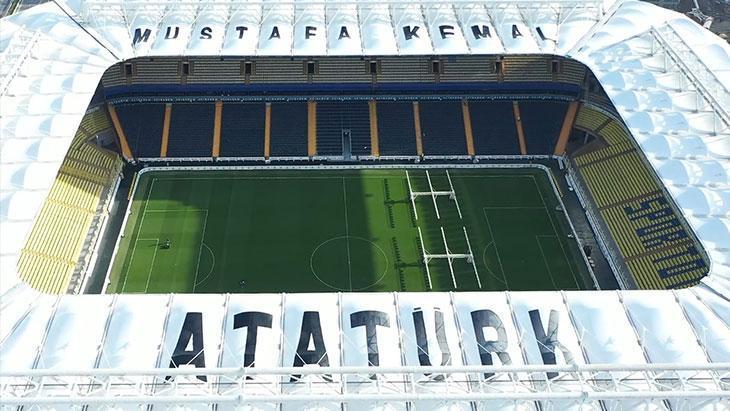 Fenerbahçe’de Ülker Stadyumu’nun Çatısına ‘Atatürk’ Yazıldı