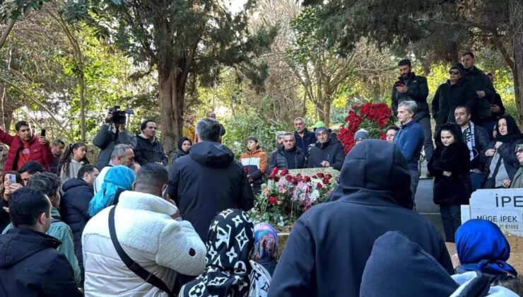 Ferdi Tayfur’un Sevenleri Yeniköy Mezarlığı’nda Bir Araya Geldi