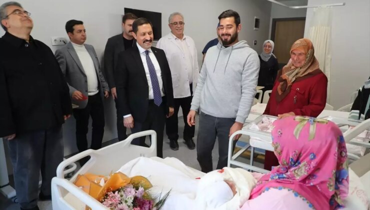 Hatay’da Yeni Yılın İlk Bebeği Ziyaret Edildi