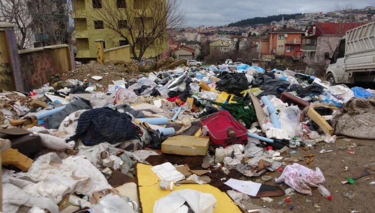 İstanbul Üsküdar’da Mahalleli Moloz ve Çöp Yığınlarına İsyan Etti