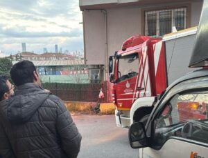 İstanbul’da Çamaşır Makinesi Kapıyı Kapatınca Yardıma İtfaiye Koştu